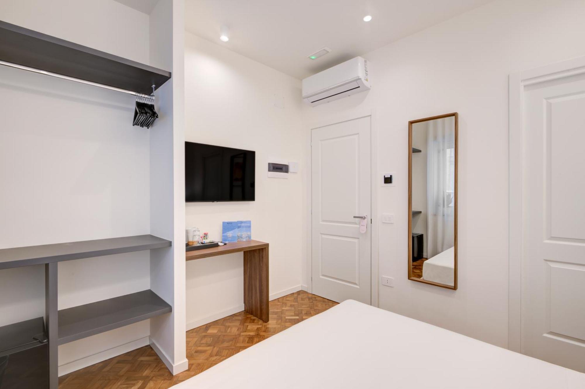 Well Suites - Piazza Dei Martiri Napels Buitenkant foto