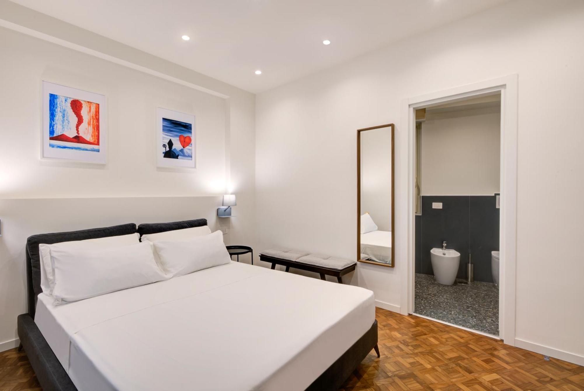 Well Suites - Piazza Dei Martiri Napels Buitenkant foto