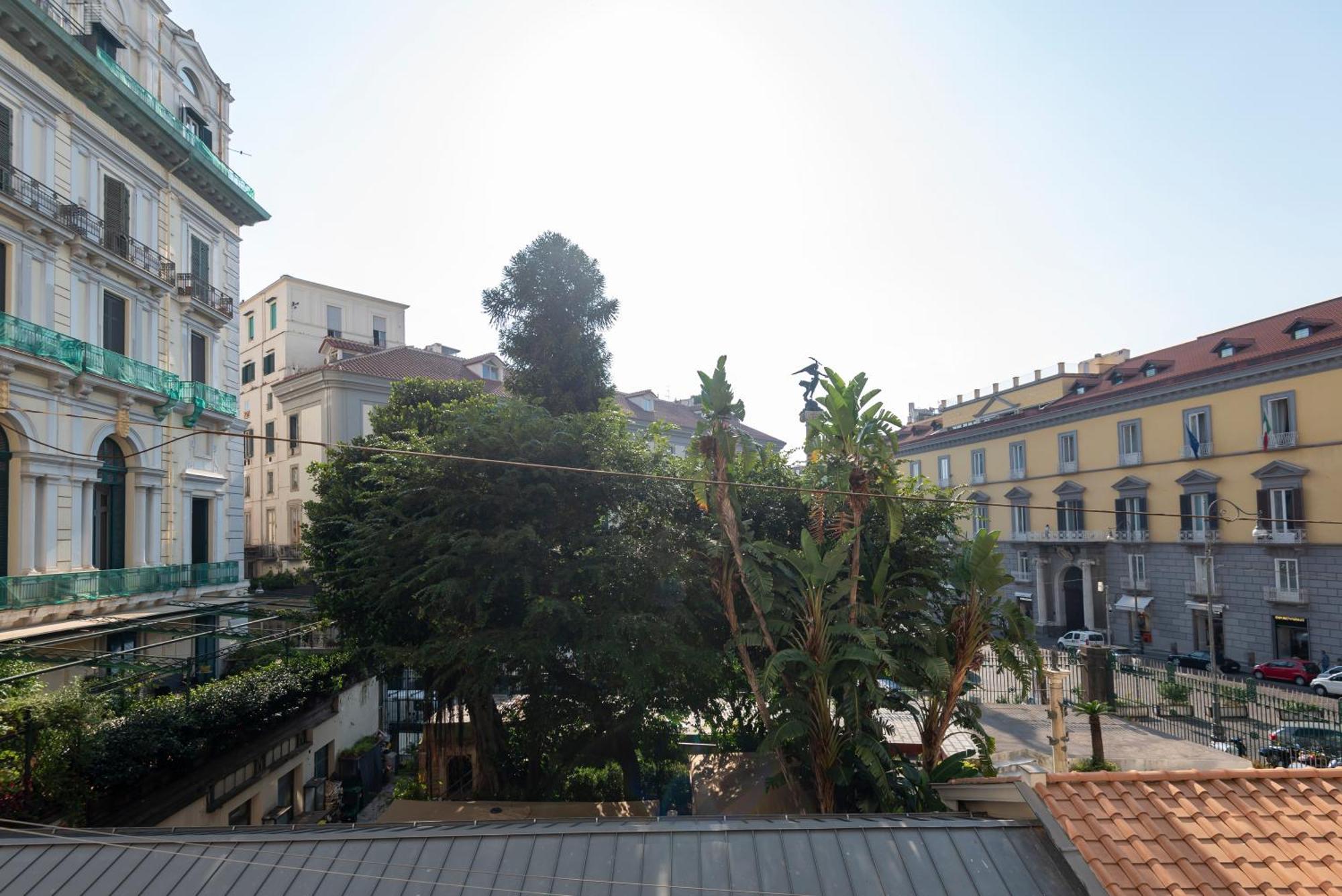 Well Suites - Piazza Dei Martiri Napels Buitenkant foto