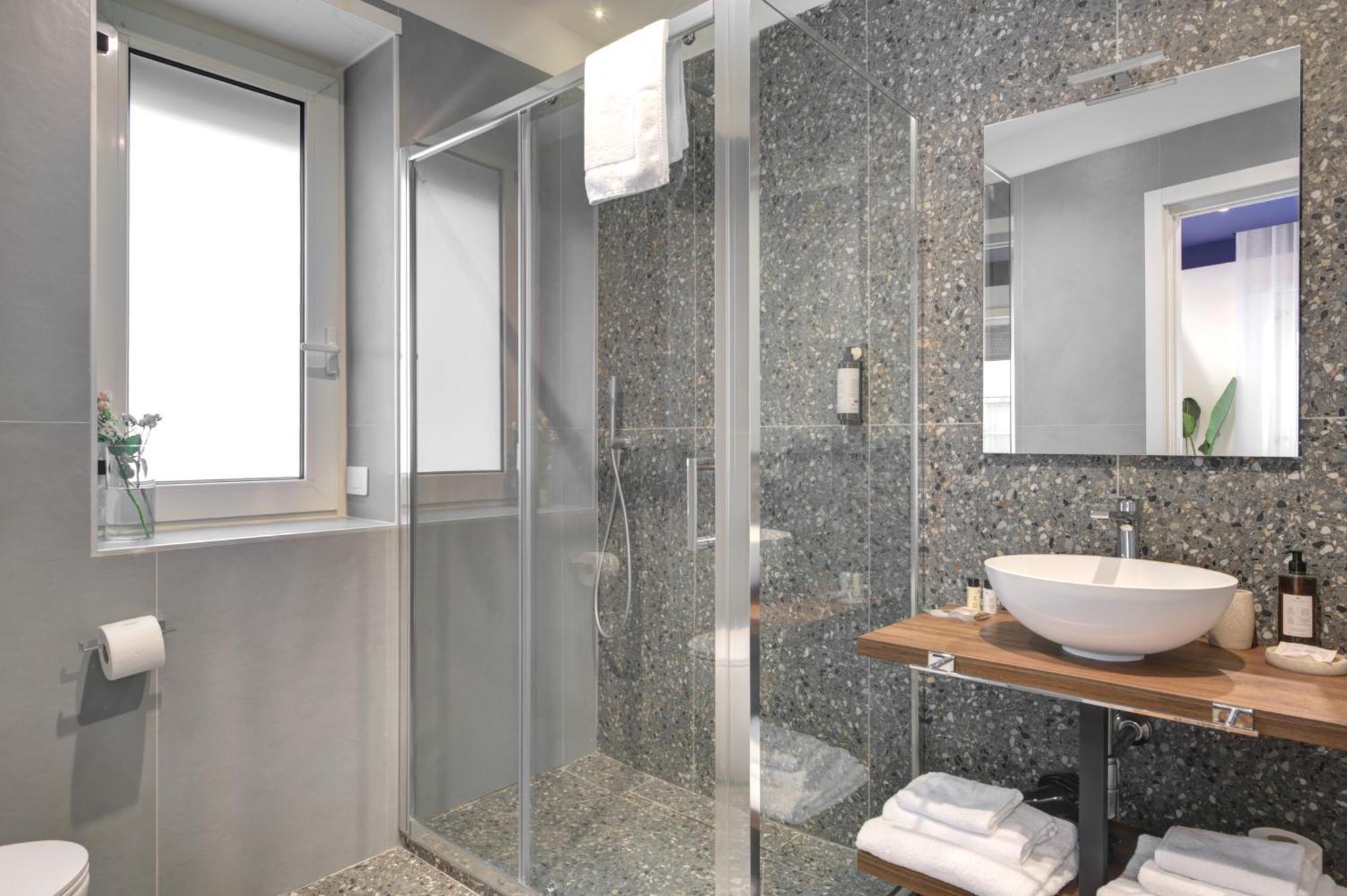 Well Suites - Piazza Dei Martiri Napels Buitenkant foto